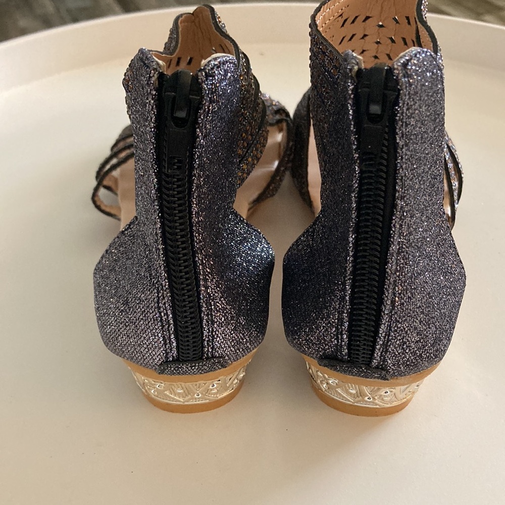 Sandals - Picture 6 of 6